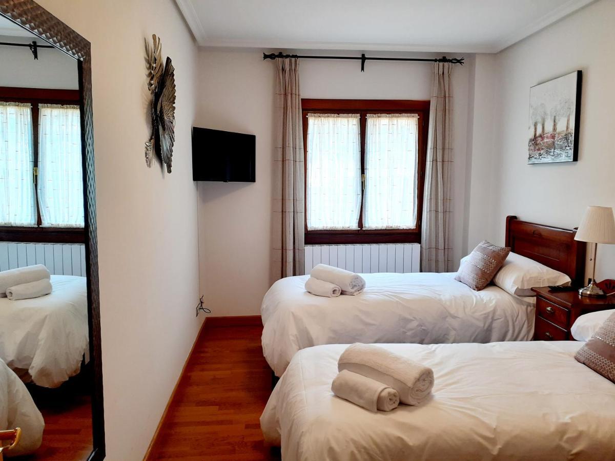 Apartamento Con Jardin Marbles เอซกาไรย์ ภายนอก รูปภาพ